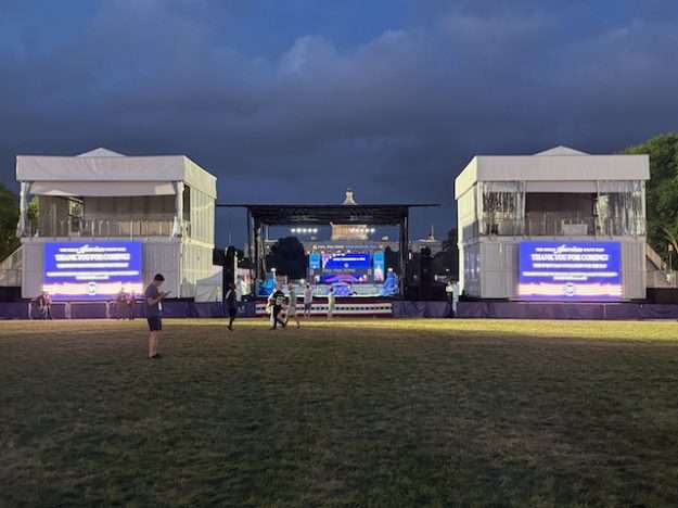 Great American State Fair: performance stages